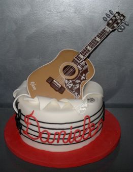 Cake Design Feste Scolpite Chitarra